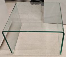 Massiver Glasbeistelltisch