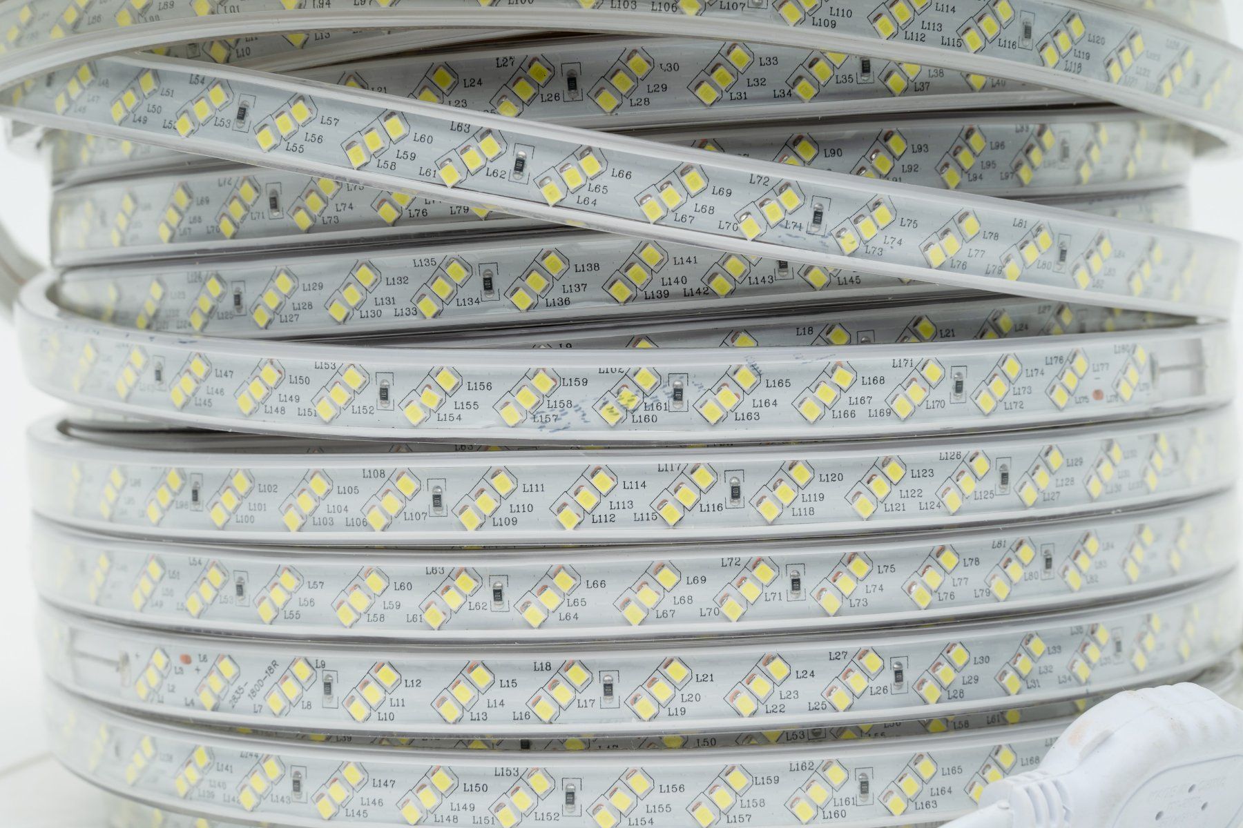 Ghirlande e barre luminose: 50M  230V  LED Streifen – Nuovo e nell'imballaggio originale da Zürich venduto da Elektro-Material 1