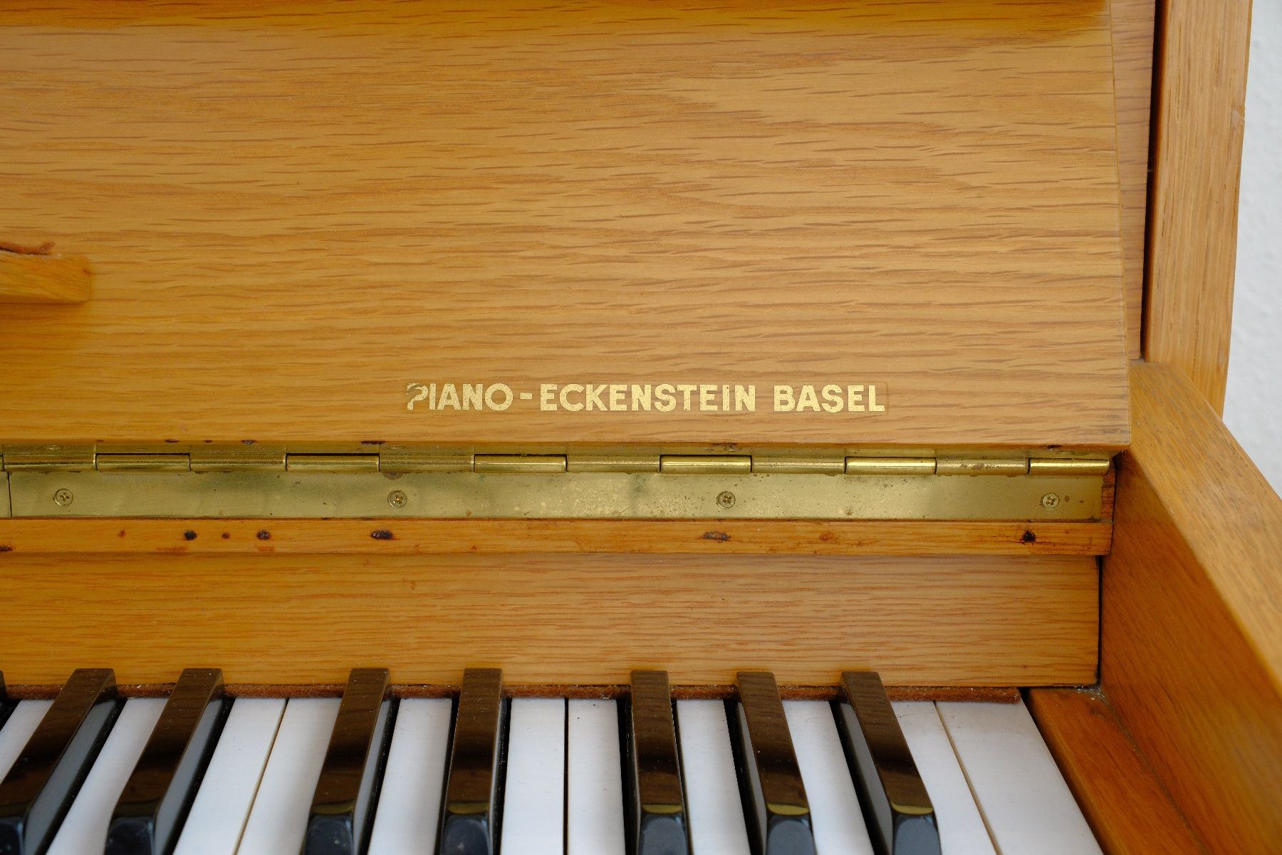 Concorde Strumenti musicali: Klavier Concorde (Eckenstein Basel), Eiche hell inkl. Hocker – Usato da Nussbaumen AG venduto da il_oui 3
