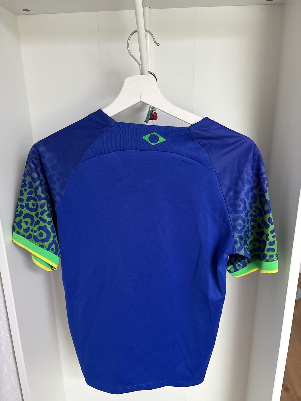 Nike Leibchen & Hosen: Maillot de foot Brésil – Gebraucht aus Nidau von hel_vwr6 1
