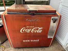 Magnifique vieux frigo Coca-Cola