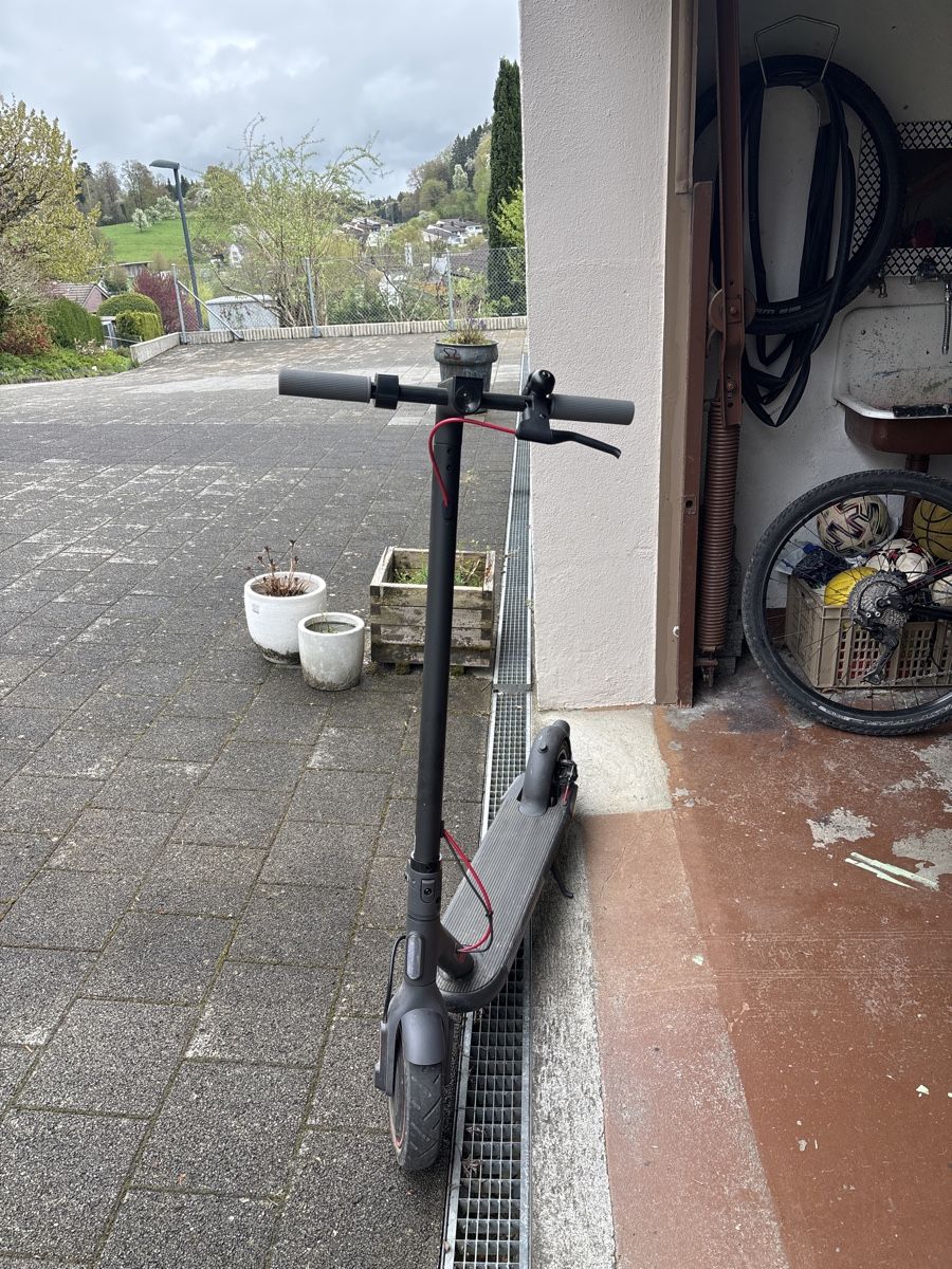 Voiturettes électriques: Xiaomi E-Scooter, Top Zustand! – Neuf (Voir description) à Bertschikon Gossau par marina5980 1