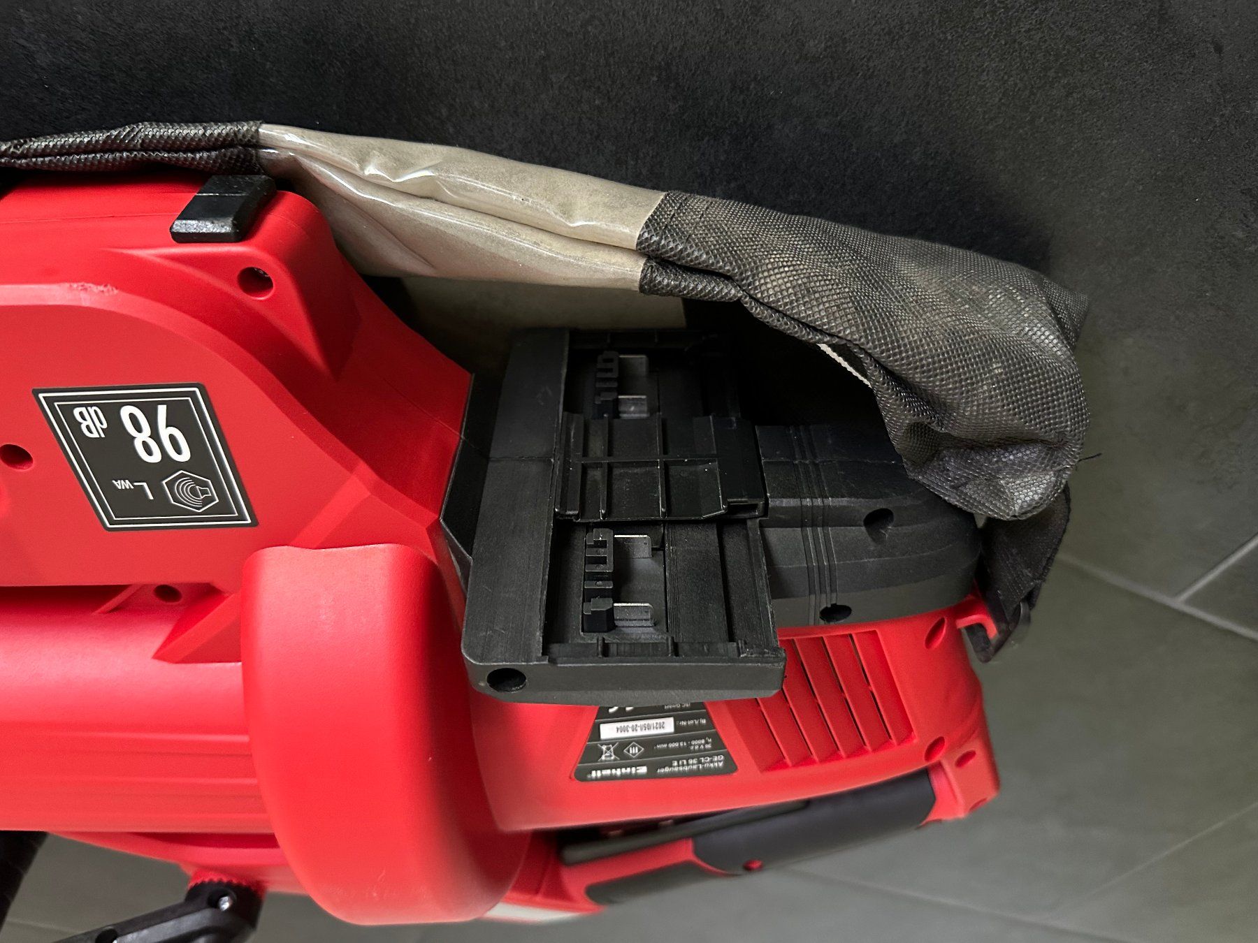 Einhell Soffiatori & Aspiratori per foglie: Einhell GE-CL 36 Li E Solo Laubsauger / Laubbläser – Usato da Lyss venduto da timi008 2