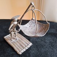 Blechfigur Fischer auf Floss, China, Handmade