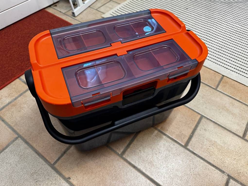 Perceuses: Black & Decker - Akkuschrauber-Set mit einigem Zubehör – D'occasion à Nuglar par JuggDown 4