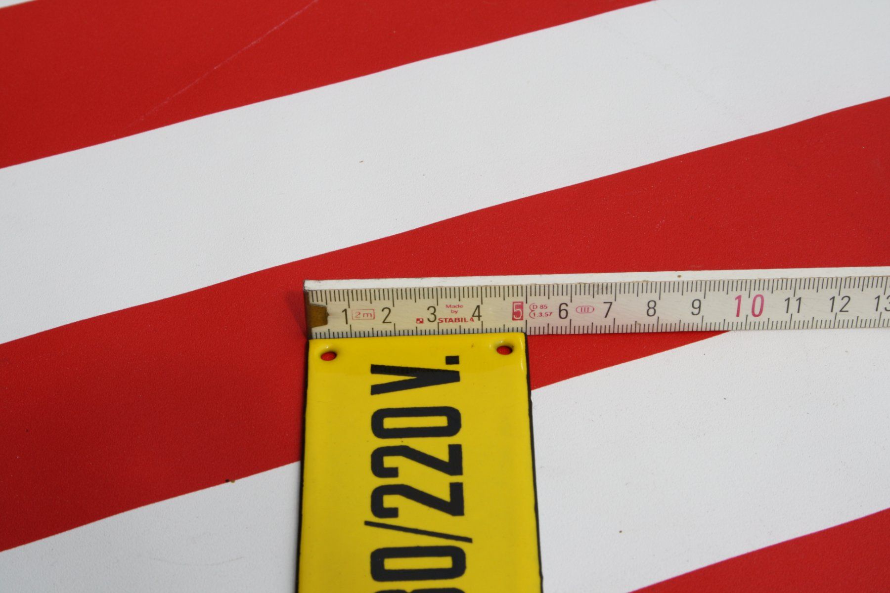 Insegne: EMAILSCHILD 380/220 V. VINTAGE – Usato da Wauwil venduto da Pneuedy 5