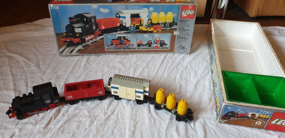 lego eisenbahn roter zug