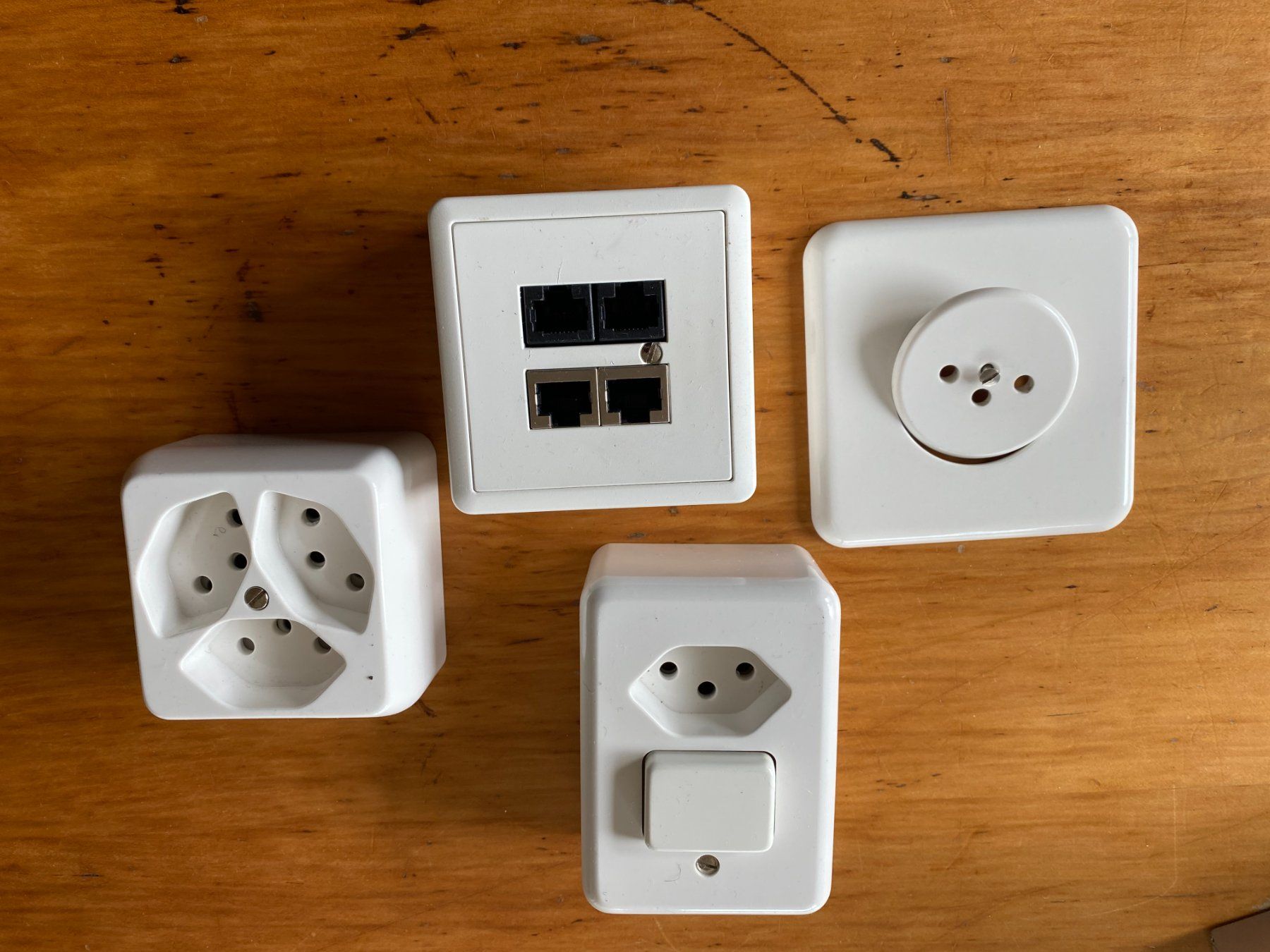 Cavi: Elektromaterial LOT, Kabel , Steckdosen..... – Usato da Luzern venduto da Turmliebe 6