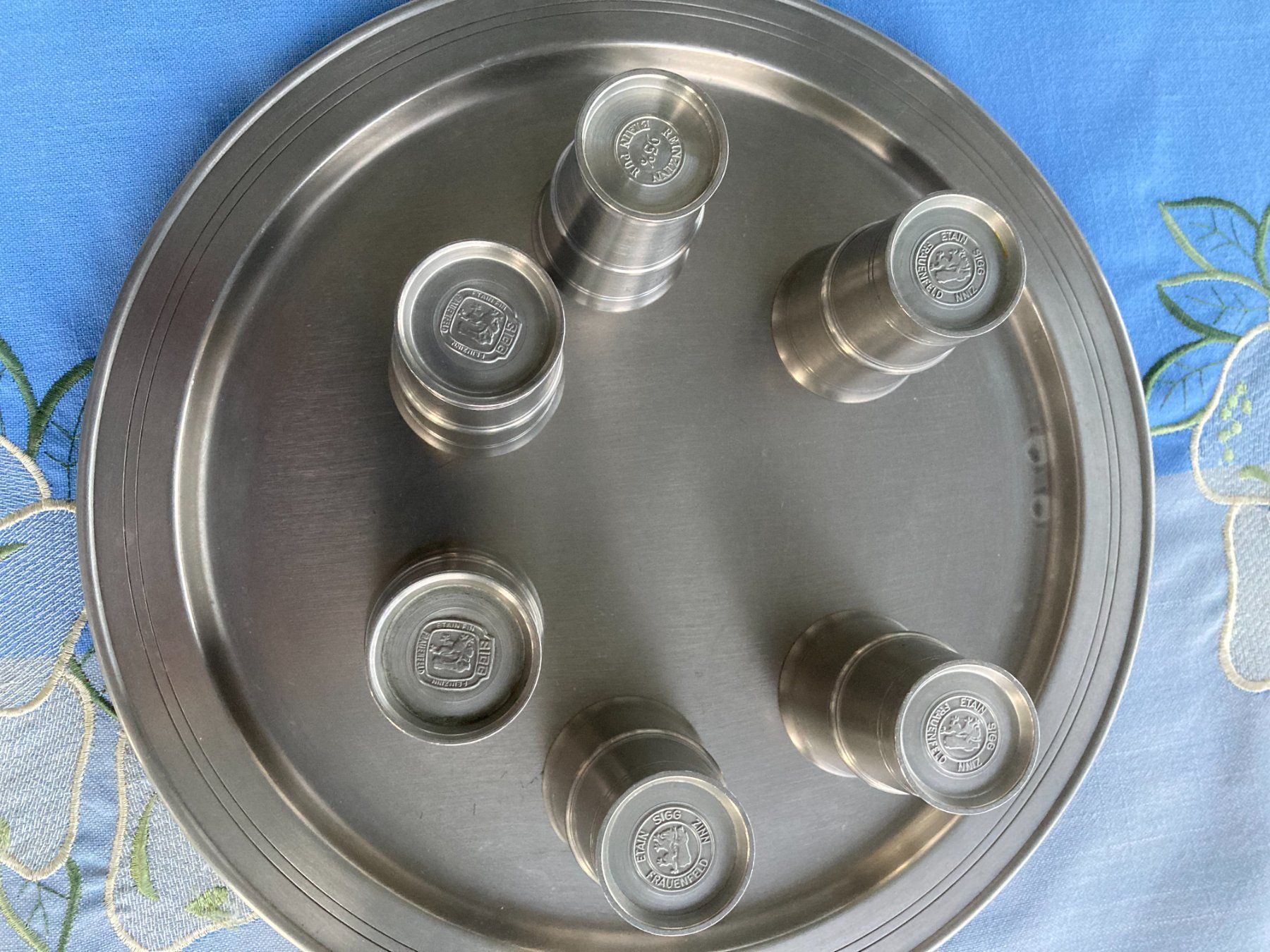 Tutte le decorazioni: Zinnset mit Kanne,Becher,Tablett – Usato da Luzern venduto da Hhuber2 4