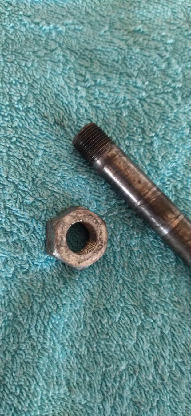 Parti ricambio per ciclomotori: Radachse M12 x 1mm länge 213mn – Usato da Fahrni b. Thun venduto da Bergers_occasionen 1