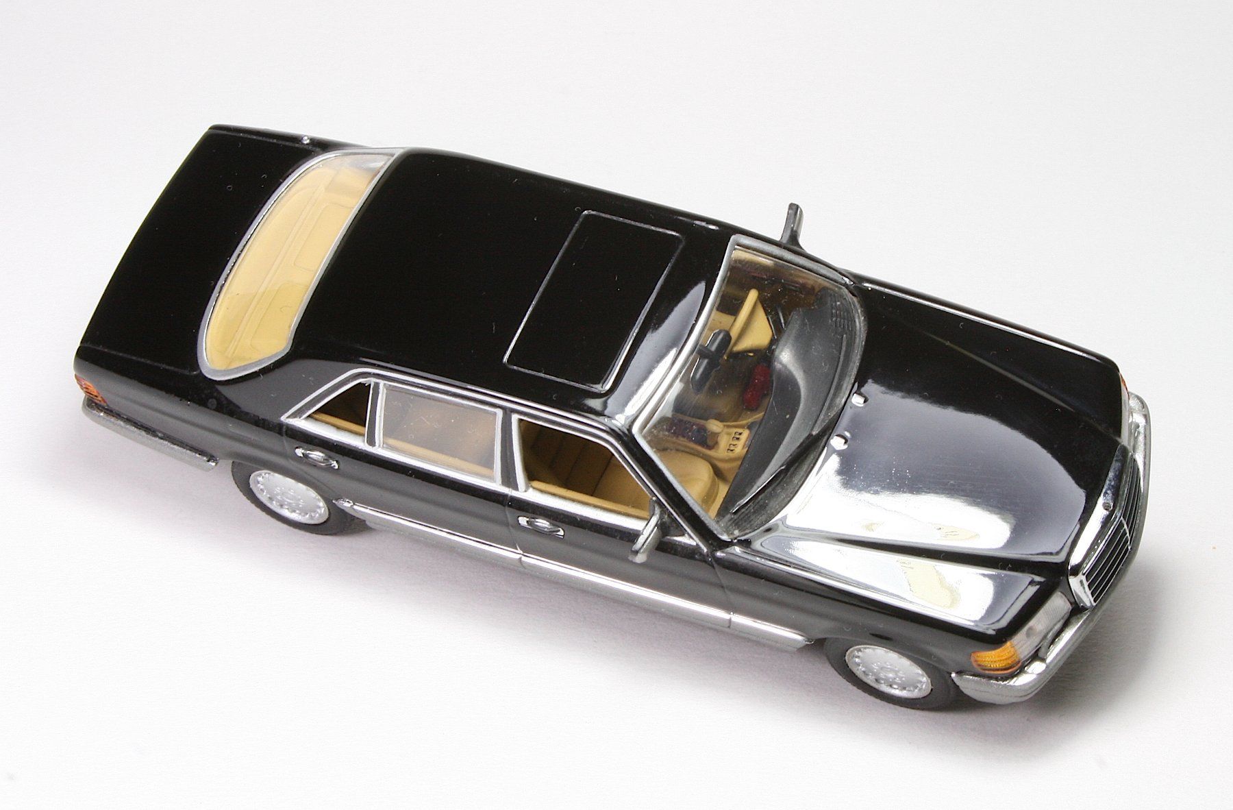 Minichamps Modellini d'auto: Mercedes Benz 560 SEL – Usato da Elsau venduto da Peekay8 3