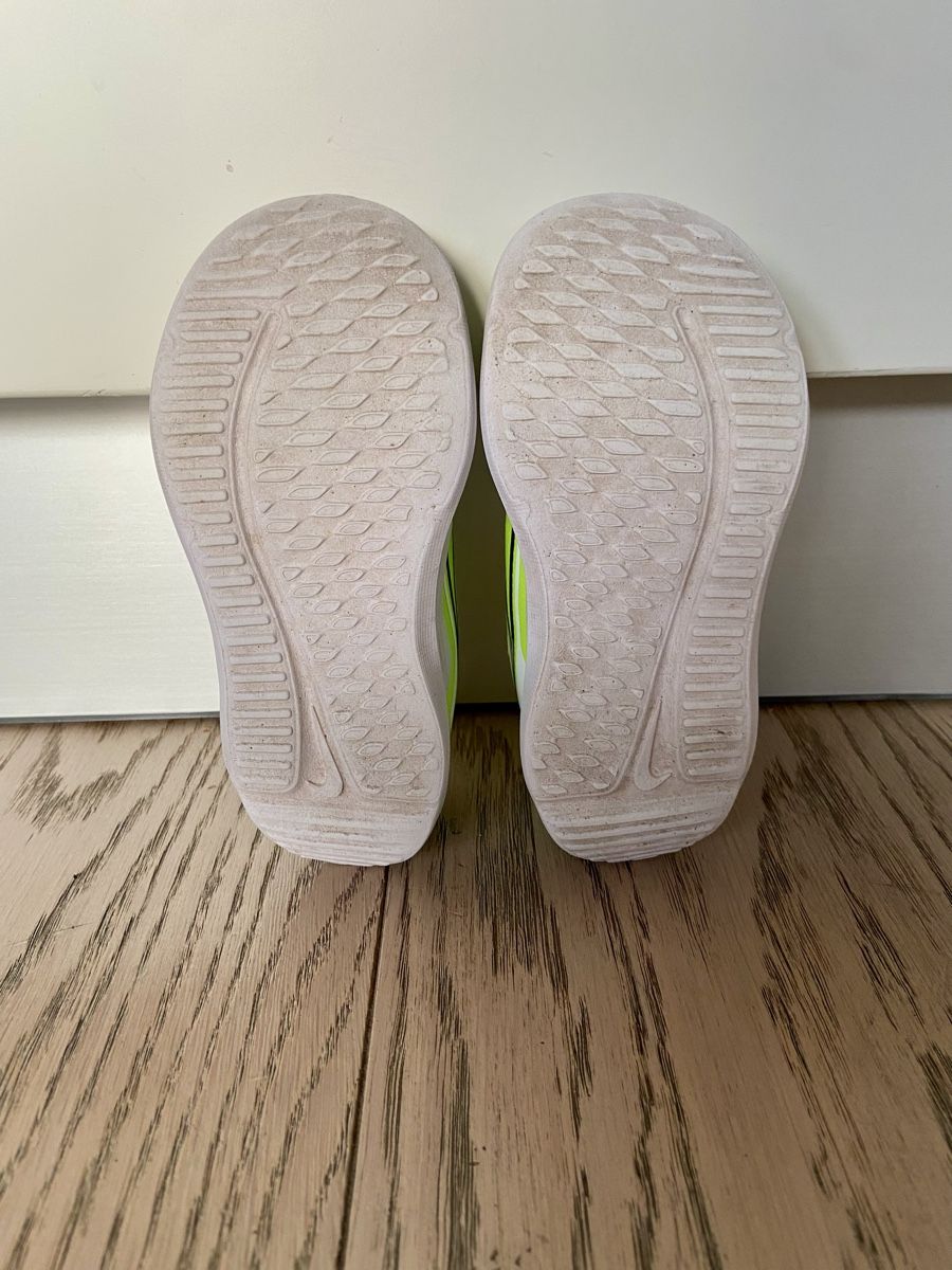 Nike Scarpe per ragazzi: Sneaker Nike Cosmic Runner 26 – Usato da Arbedo venduto da gregmccooper 3