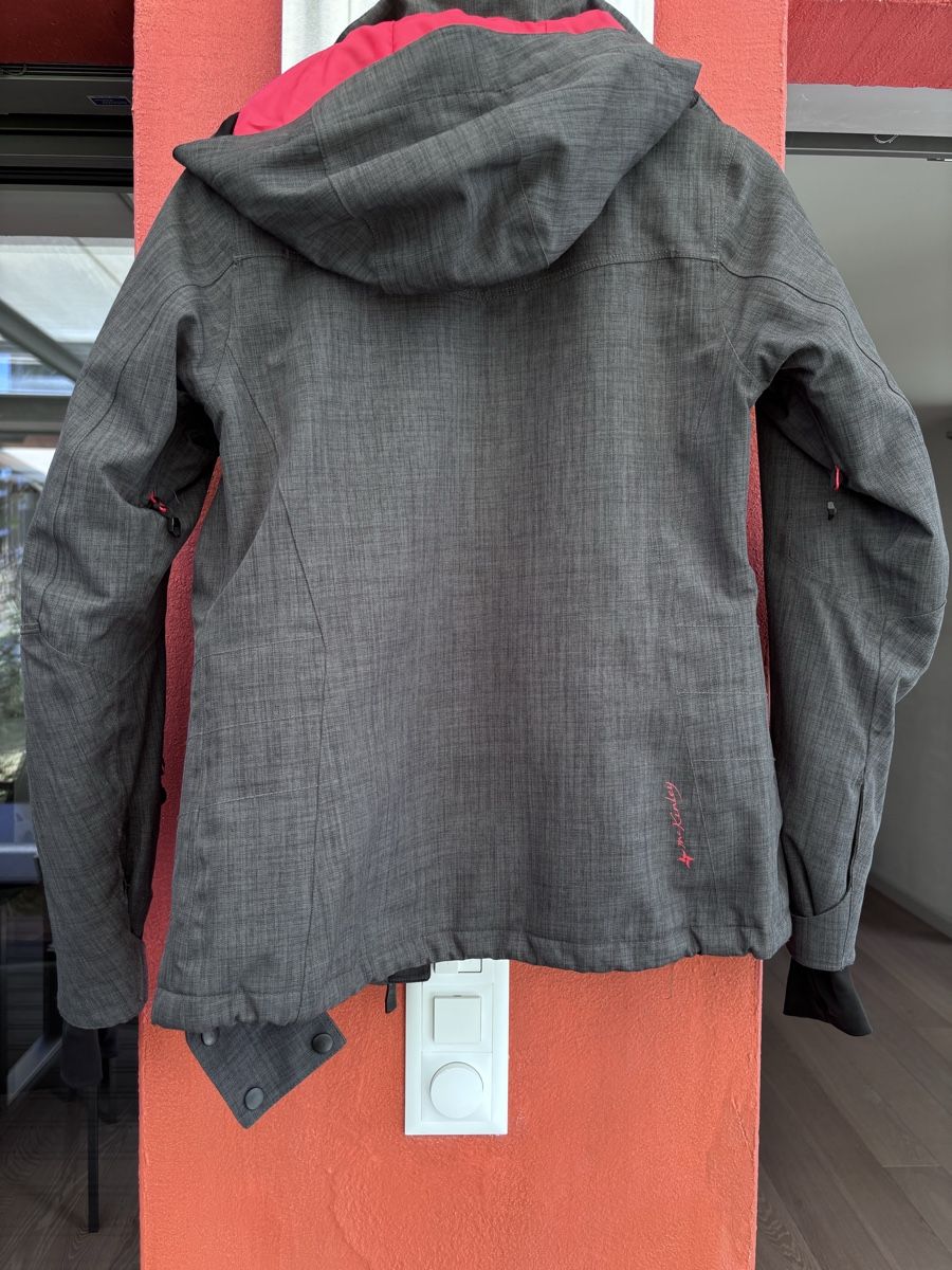 Mckinley Sci: McKinley Winterjacke Damen – Usato da Jona venduto da yan_sg85 1