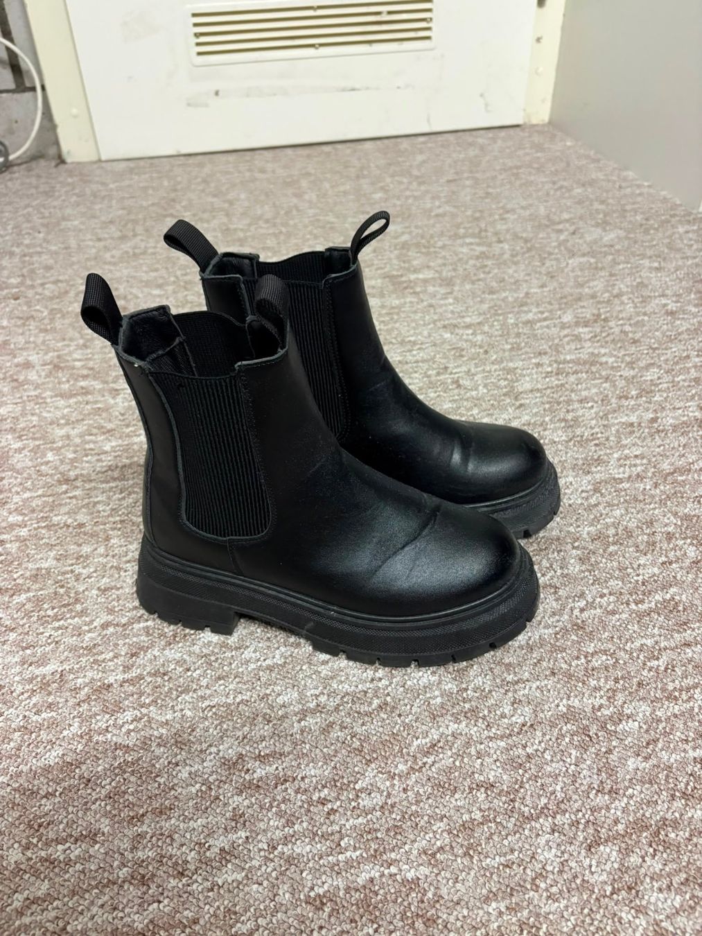 Damenschuhe: Stiefel schwarz – Gebraucht aus Adliswil von thiago1995
