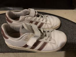 Adidas Sneaker weiss getragen, guter zustand gr.35