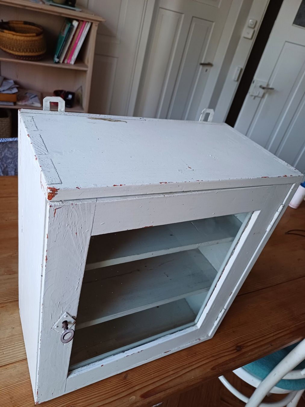 Armadi: Kleiner alter Wandschrank Wandkasten – Usato da Elgg venduto da Flurinal 1