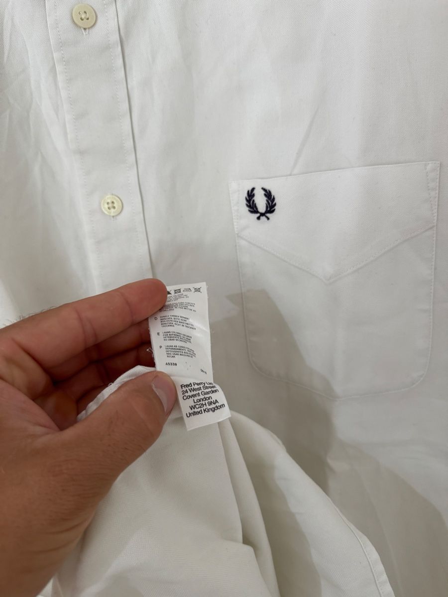 Fred Perry Magliette Polo: Fred Perry Herren Kurzarm Hemd XL weiss oryginal – Nuovo (secondo la descrizione) da Wetzikon ZH venduto da Jan_wojt 6