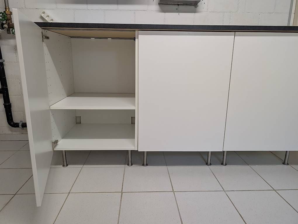 Cuisines complètes: Küchen-Unterschrank zu verschenken – D'occasion à Aarau Rohr par jpt_9vtl 2