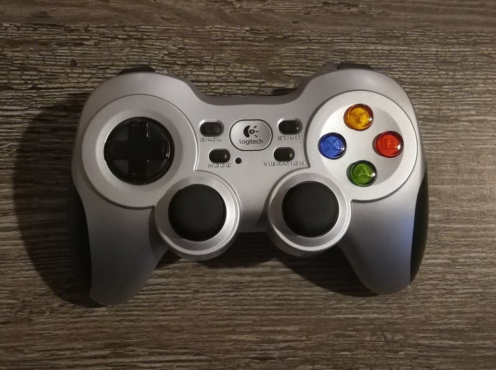 Logitech F710 wireless Controller | Kaufen auf Ricardo
