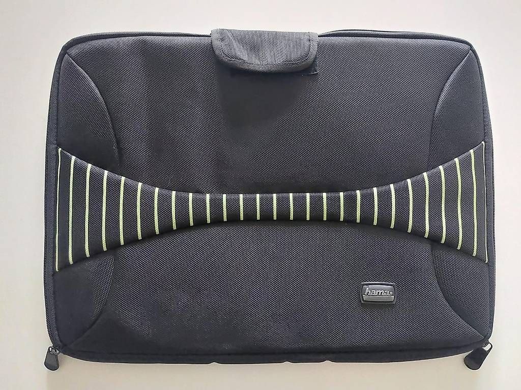 Taschen: Tasche für Tablet und Notebook, 45x34 cm – Gebraucht aus Basel von hbe_6gsv