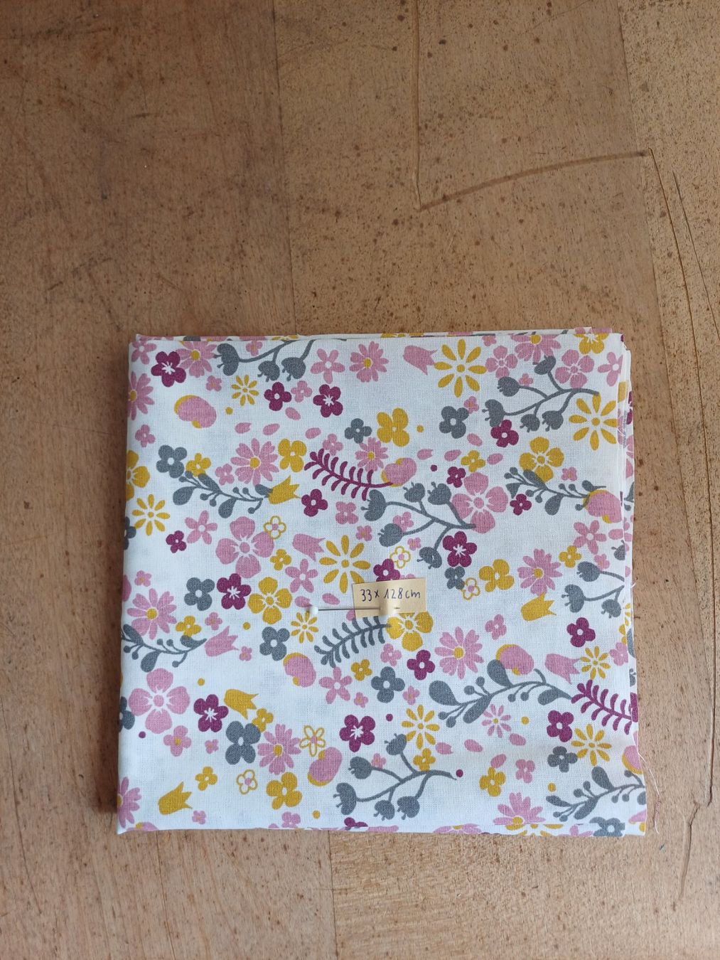 Tessuti: Stoff Baumwolle Blumen 33 x 128 cm – Nuovo (secondo la descrizione) da Elgg venduto da Flurinal 1
