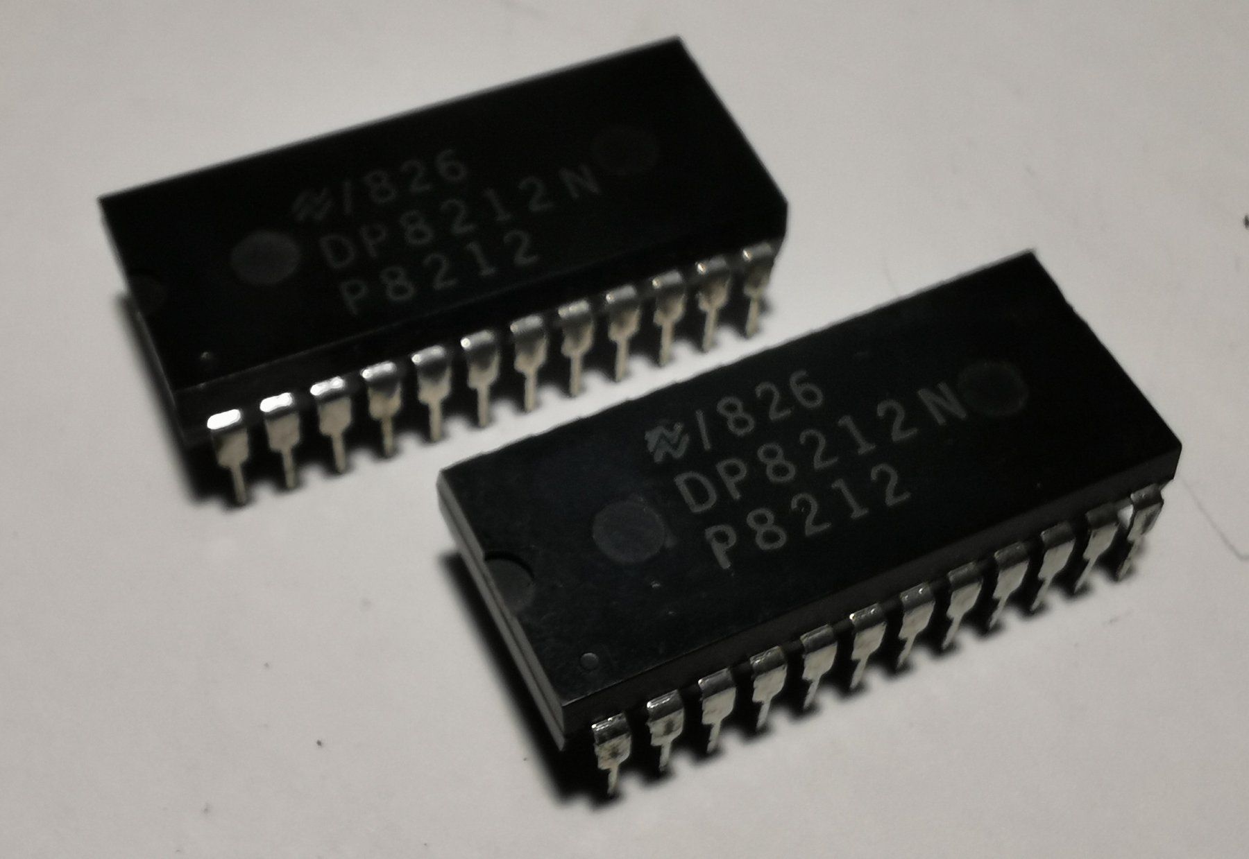 Componenti elettronici: DP8212N 8 Bit Input Output Port – Nuovo e nell'imballaggio originale da Oberwangen b. Bern venduto da Vittorio0