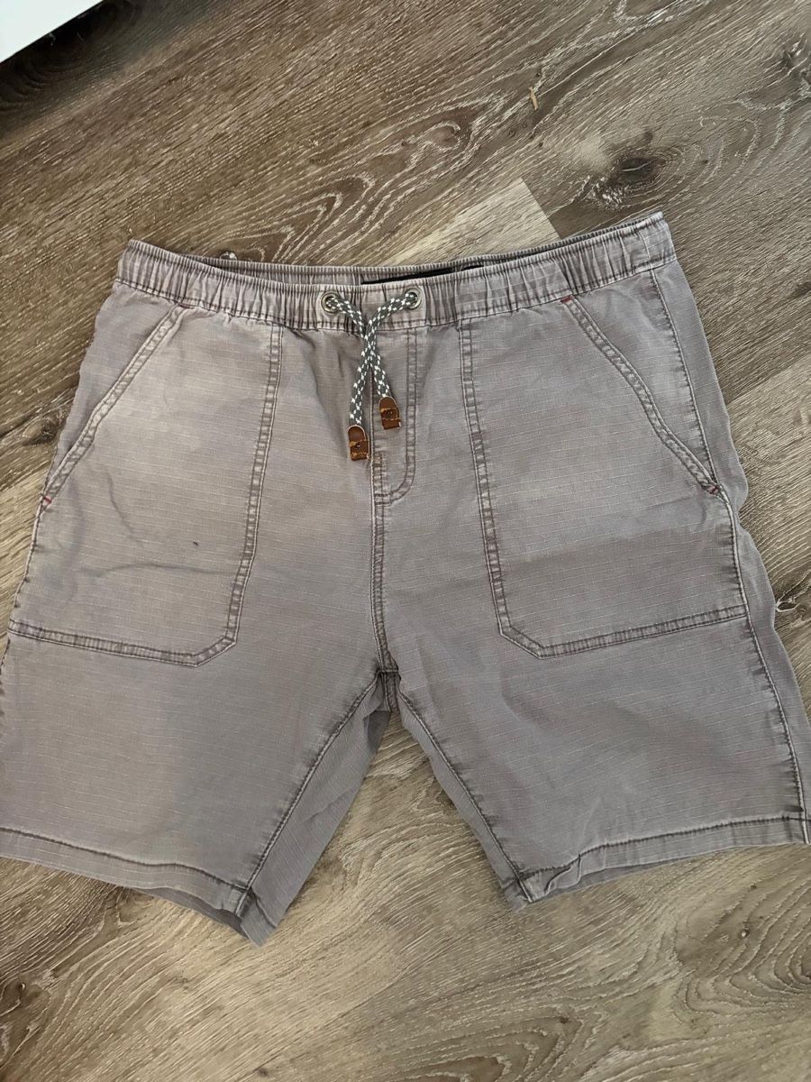 Pantalons: Indicode Jeans Shorts, Gr. M – D'occasion à Lotzwil par kie_fdq8
