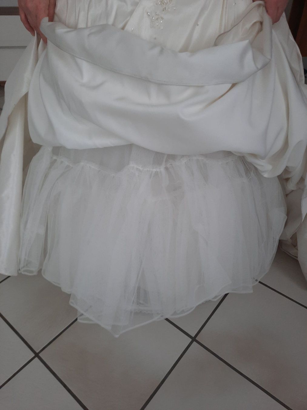 Vestiti: Damen Hochzeitskleid, cremefarben, Gr. 50 – Usato da Sisseln AG venduto da Tropea4334 4