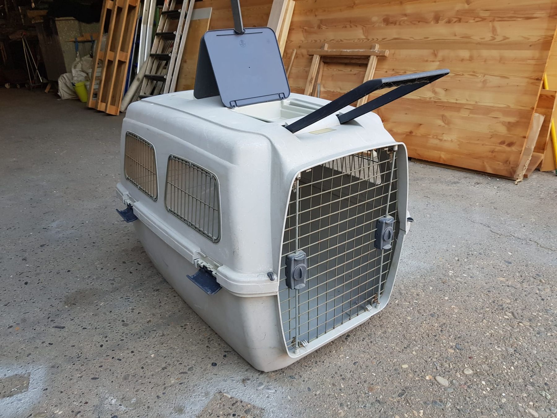 Liege- & Schlafplätze: Hunde Box - Tiertransport box - leicht – Gebraucht aus Bubendorf von meda0404