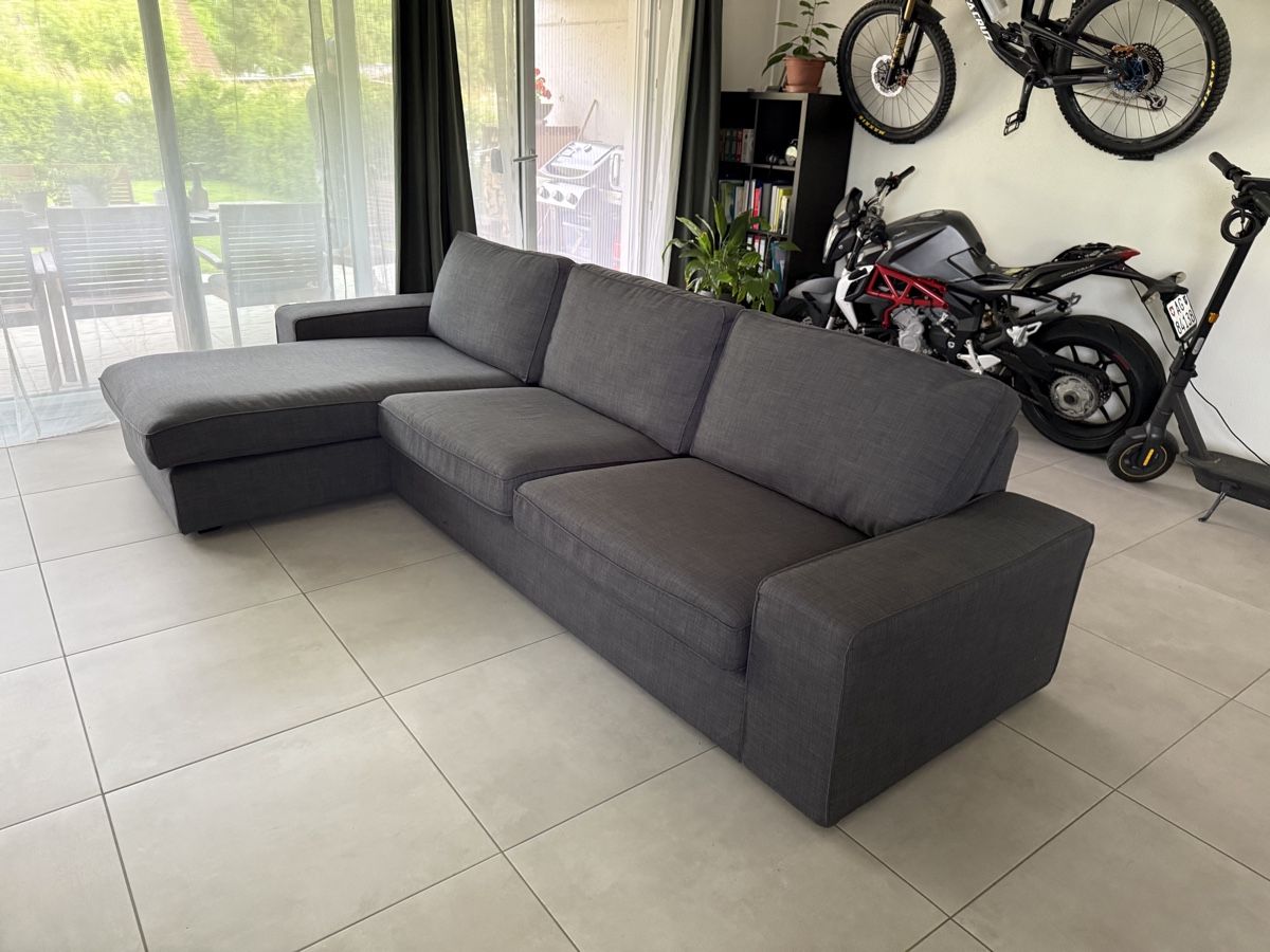 Divani: Ecksofa dunkelgrau Stoff guter Zustand – Usato da Schwaderloch venduto da bod_c6bd 1