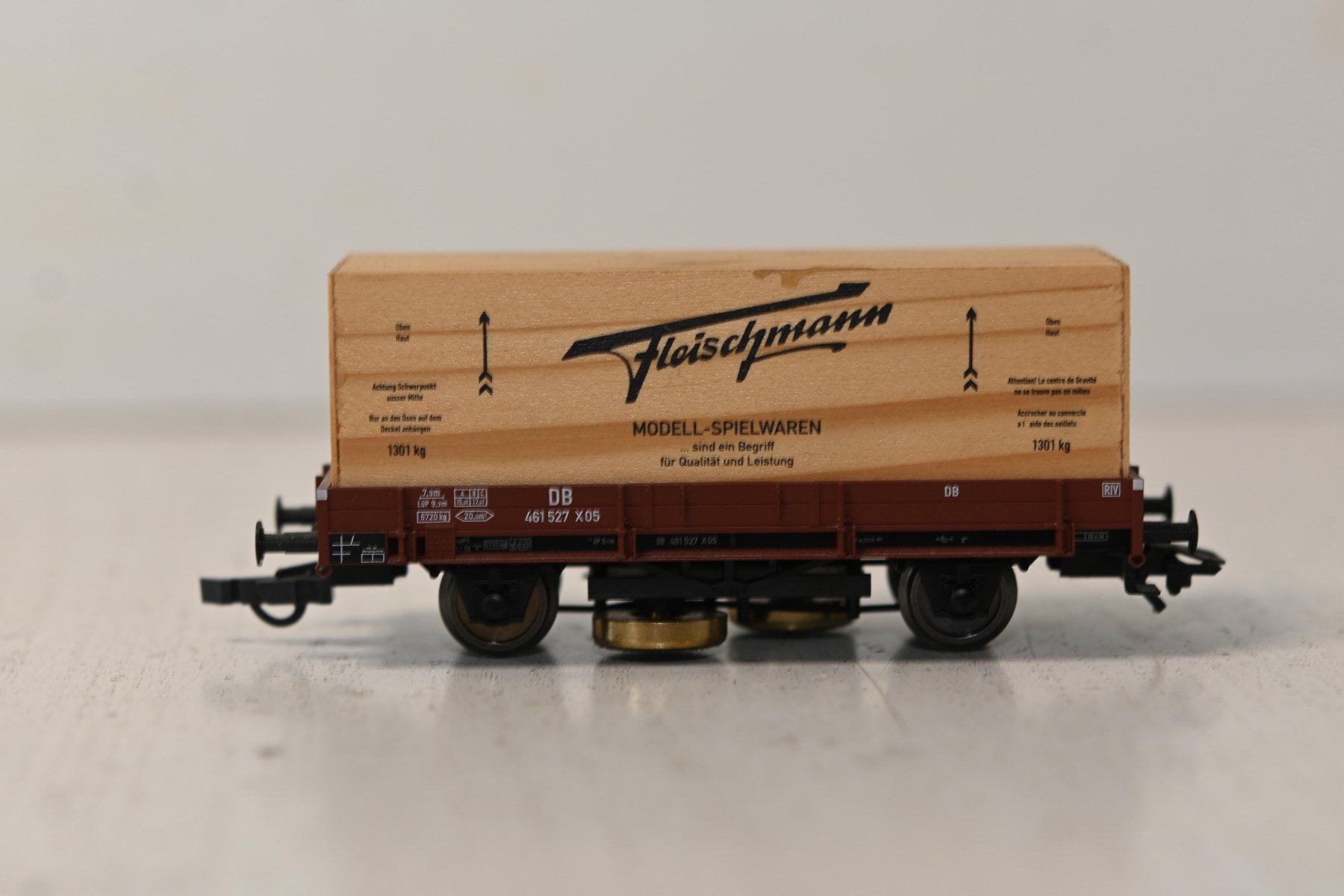 Fleischmann Modellini di ferrovie: Putzwagen Fleischmann HO/DC mit OVP – Usato da Laupen ZH venduto da Zmoewe