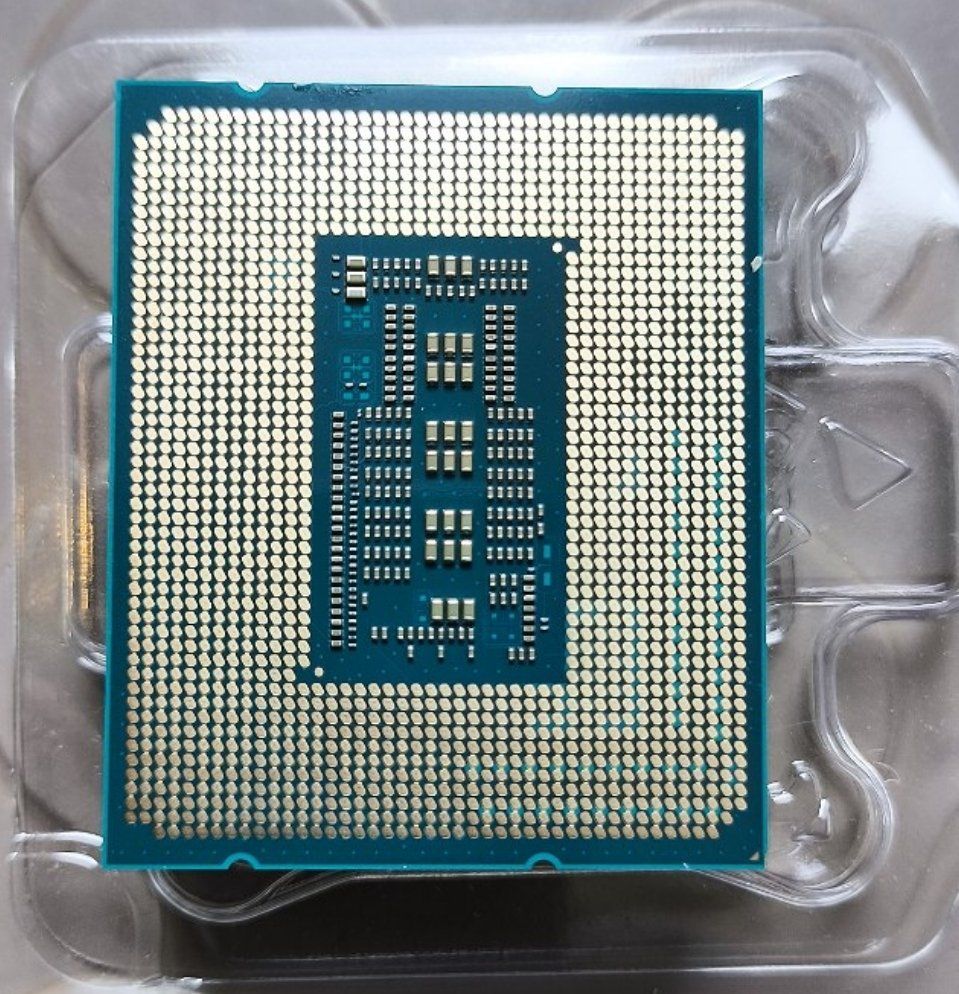 Intel Elektronikbauteile: Intel Core i7-13700F – Gebraucht aus Möhlin von mcintel