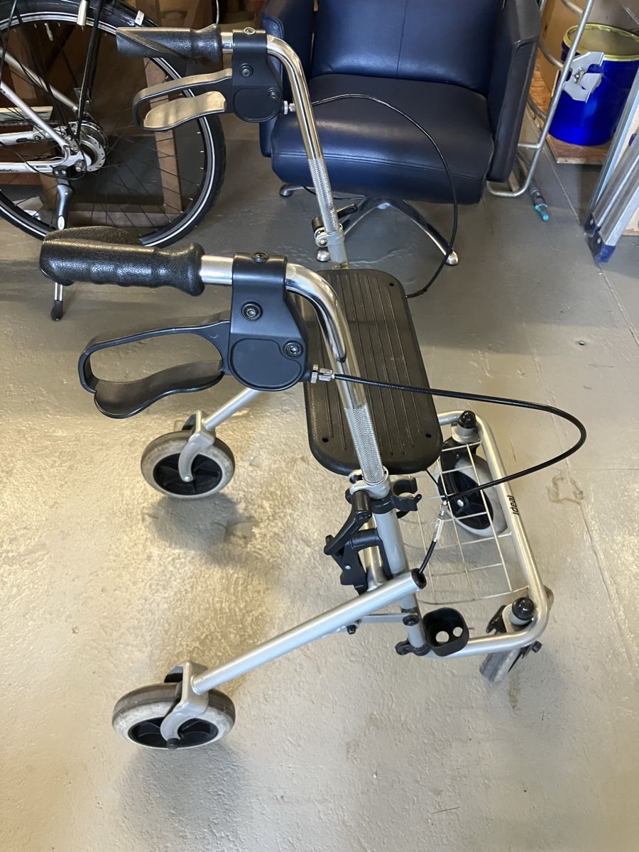 Gehhilfen: Rollator – Gebraucht aus Aarburg von Wendepunkt_Fundgrube 1