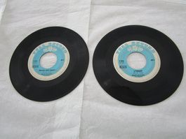 2 sehr alte Single Schallplatten