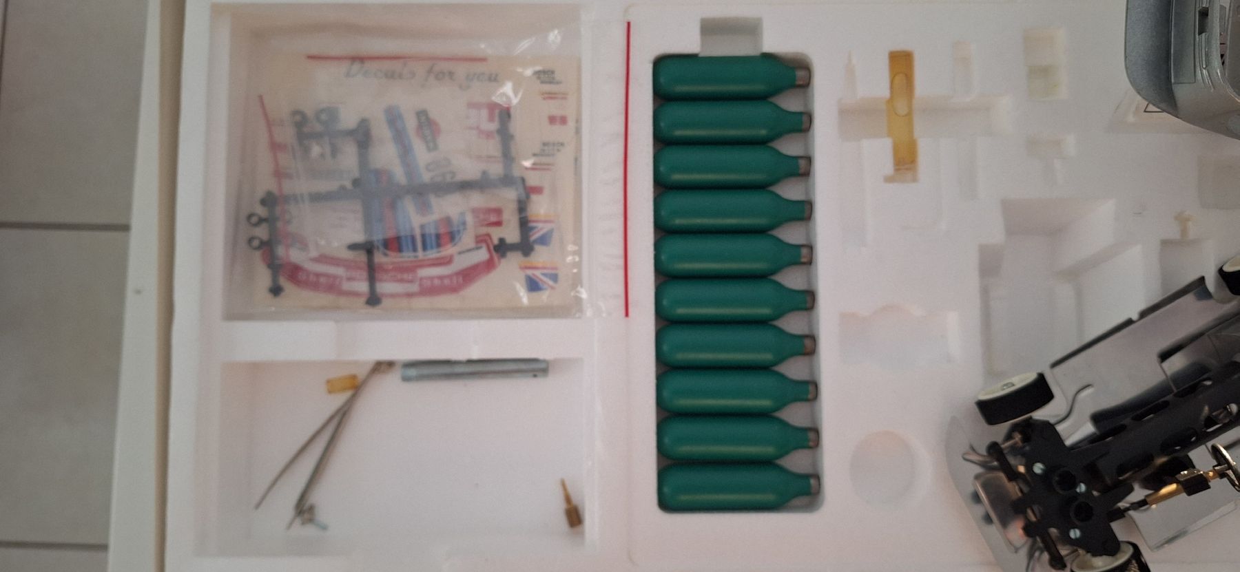 Modellismo RC: Hi tek Autos+ 2 Motoren. Neu! – Nuovo (secondo la descrizione) da Sarmenstorf venduto da pab_x5yz 5
