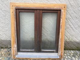 Holzfenster mit Rahmen, ideal für Wintergarten-Projekt!t
