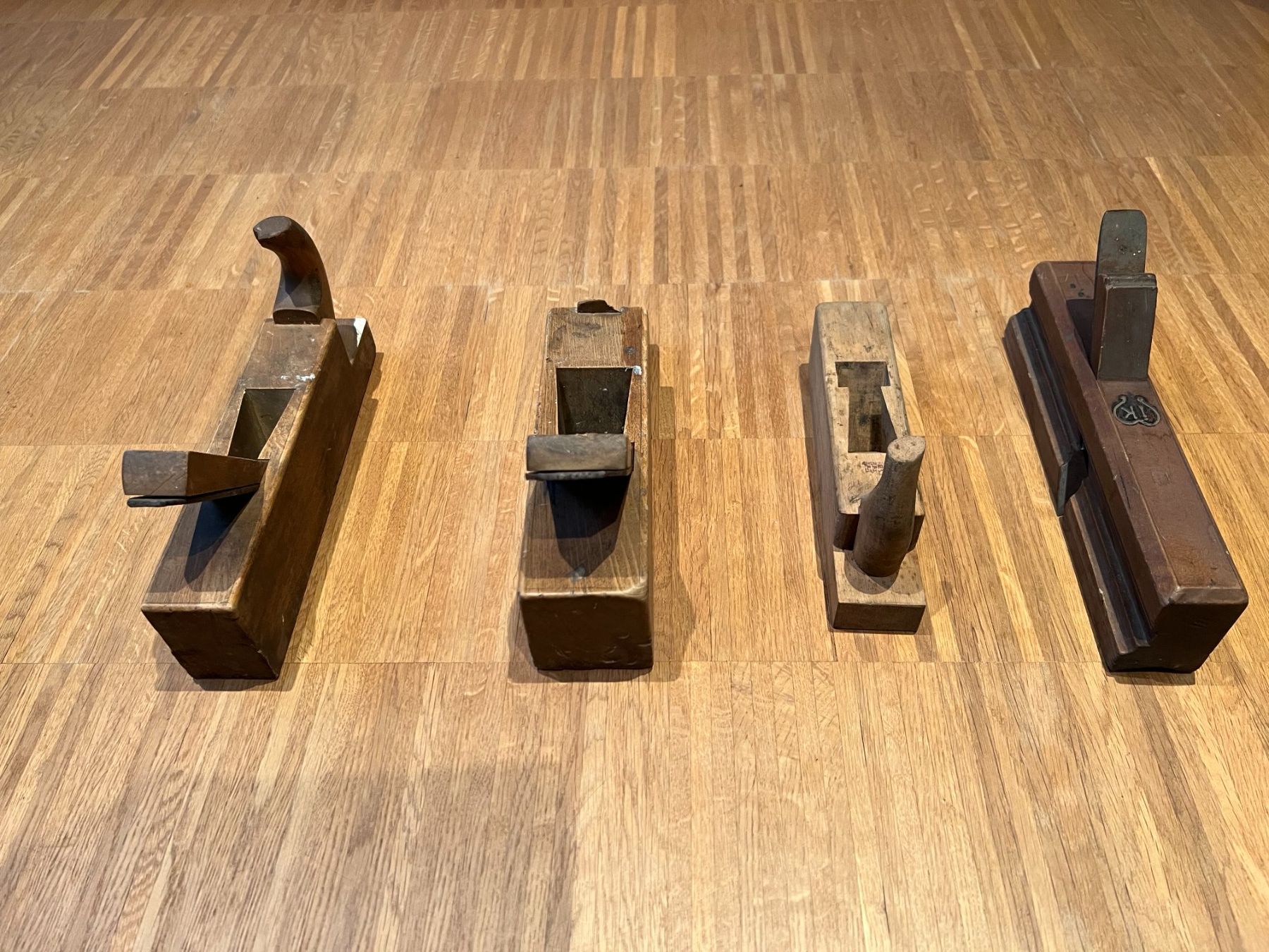 Tous les outils: 4 antike Hobel – D'occasion à Winterthur par Ilgatto