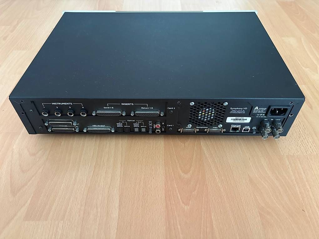 Apogee Attrezzatura per studi di registrazione: Apogee Symphony I/O - 8x8 Mic Preamps – Usato da Luzern venduto da seisend 1