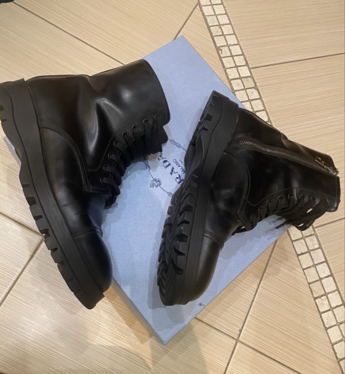 Prada Chaussures femmes: Prada Boots, Size 39 – D'occasion à Rolle par eka_bc9s 5