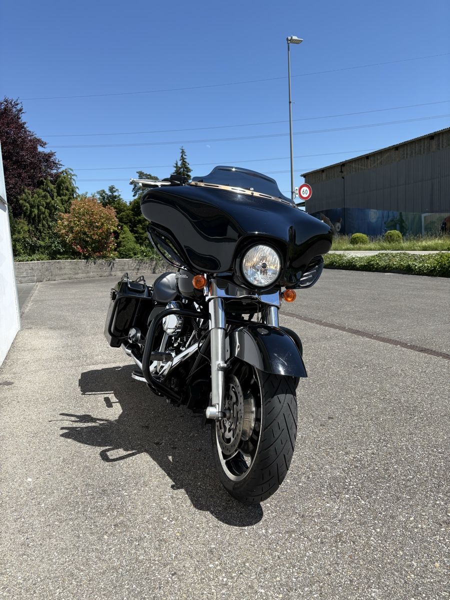 Harley-Davidson Touring: Harley-Davidson FLHX Street Glide – Usato da Safnern venduto da Grummelbaer_8 4