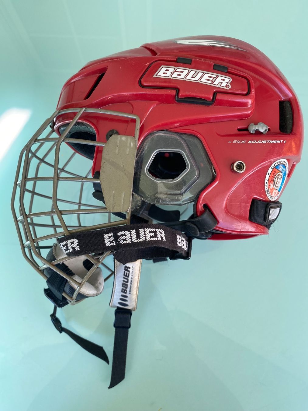 Bauer Helme: Eishockey Helm BAUER HH800M – Gebraucht aus Sils im Domleschg von
