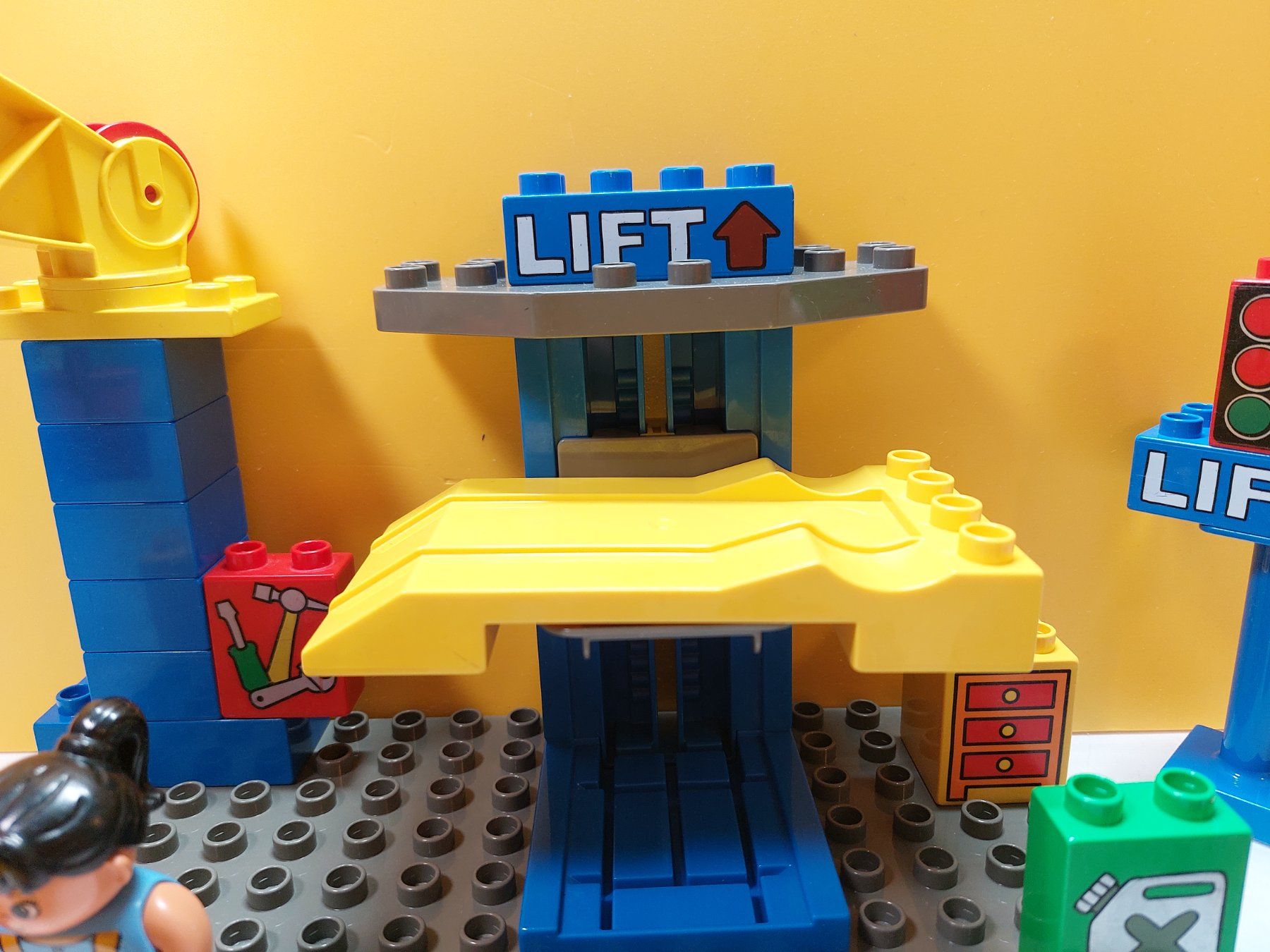 Lego Kit di costruzioni: LEGO Duplo Autolift - Garage - Werkstatt – Usato da St.Gallen venduto da TinasBauundSpiel 5