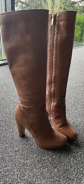 Damenschuhe: Stiefel echtes Leder, 37, hellbraun – Gebraucht aus Biel/Bienne von homesurf 2