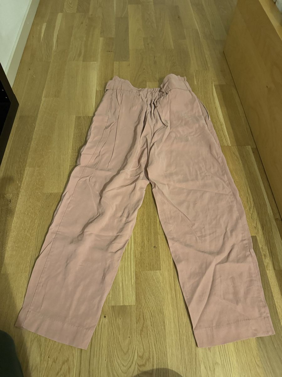 Zara Pantaloni: Zara Damen Hose – Usato da Bern venduto da akl_sy9s 1