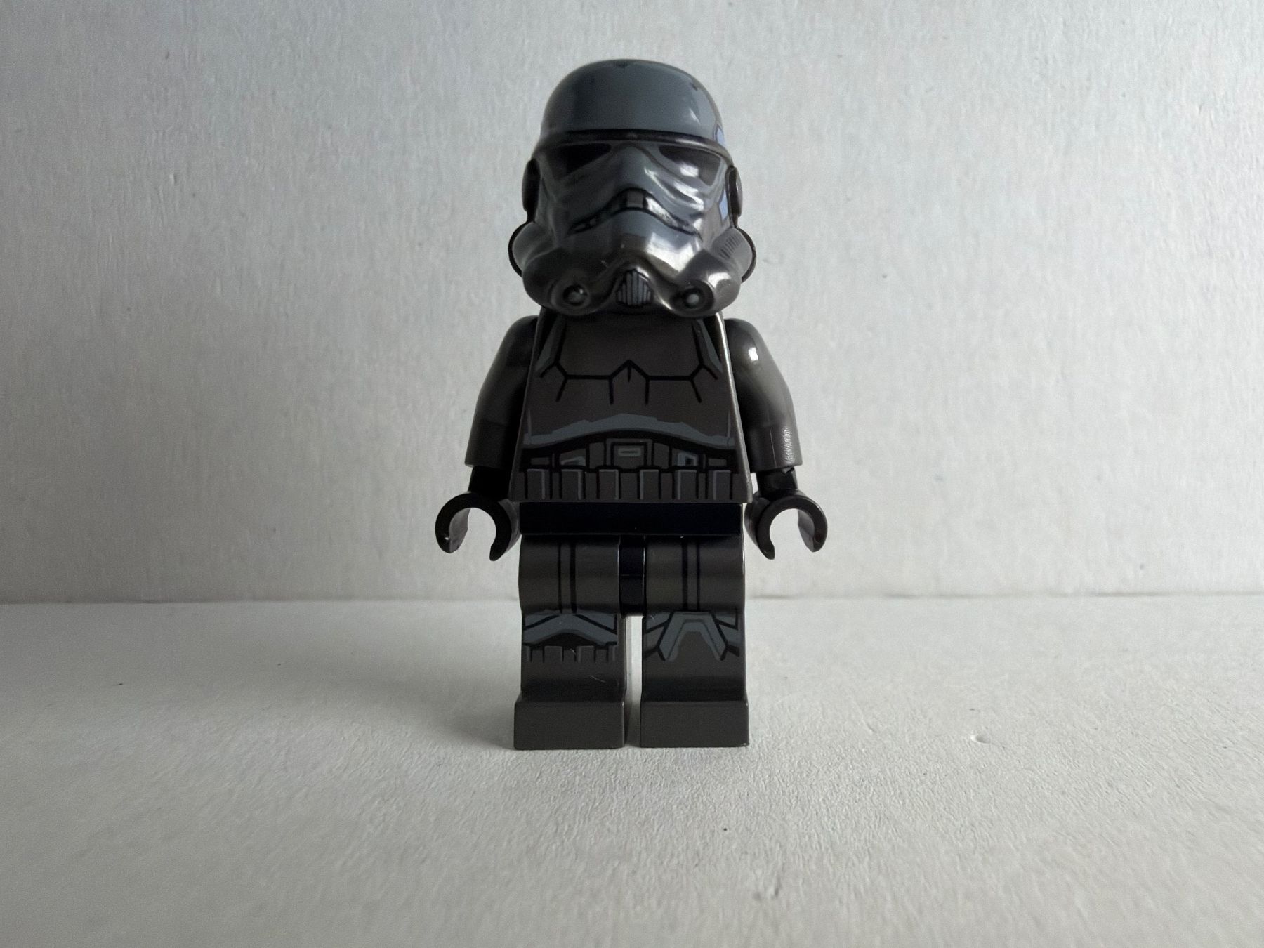 Lego Statuette: Imperial Shadow Stormtrooper – Usato da Neftenbach venduto da Elitebricks