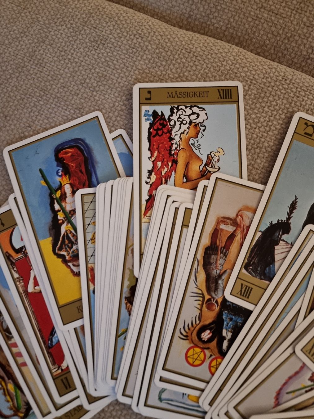 Giochi: DALÍ TAROT Jubiläumsedition, Samt Box – Usato da Veltheim AG venduto da gave04 6