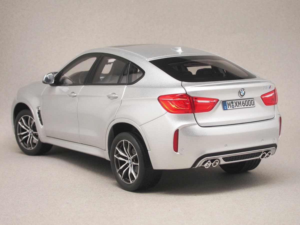 BMW Modellini d'auto: BMW X6 M 2015 MASSSTAB 1:18 SILBERMETALLIC – Nuovo e nell'imballaggio originale da Erlenbach im Simmental venduto da Model_box 1