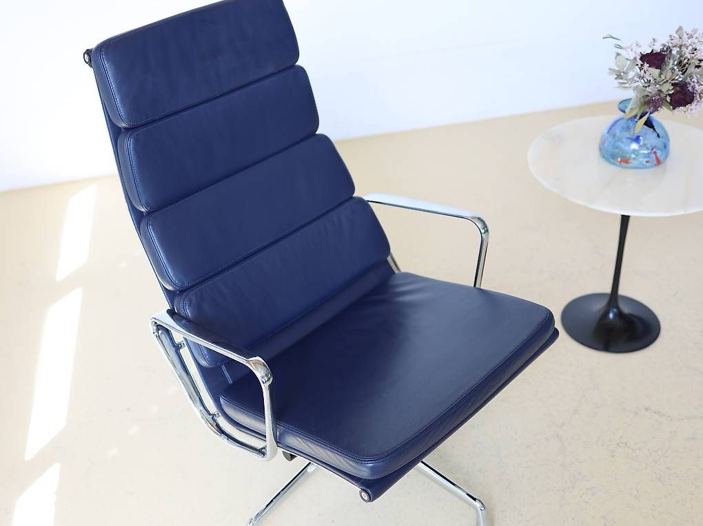 Vitra Sessel: VITRA Soft Pad Sessel EA 222 in Dunkelblauer Farbe – Gebraucht aus Meinisberg von atelier_TILIJA 2
