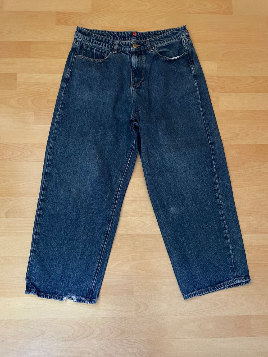Jeans: Jeans T32 – D'occasion à Chamoson par daleva0204