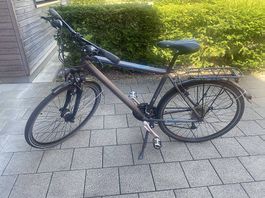 CITY-/TOURING-BIKE MIT GEPAECKTRAEGER